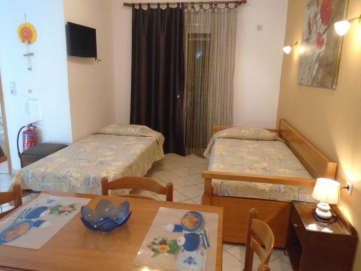 Stella 'S Sea Front Apartments Yénion Dış mekan fotoğraf