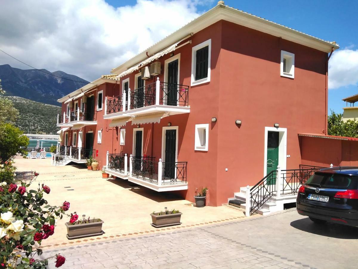 Stella 'S Sea Front Apartments Yénion Dış mekan fotoğraf